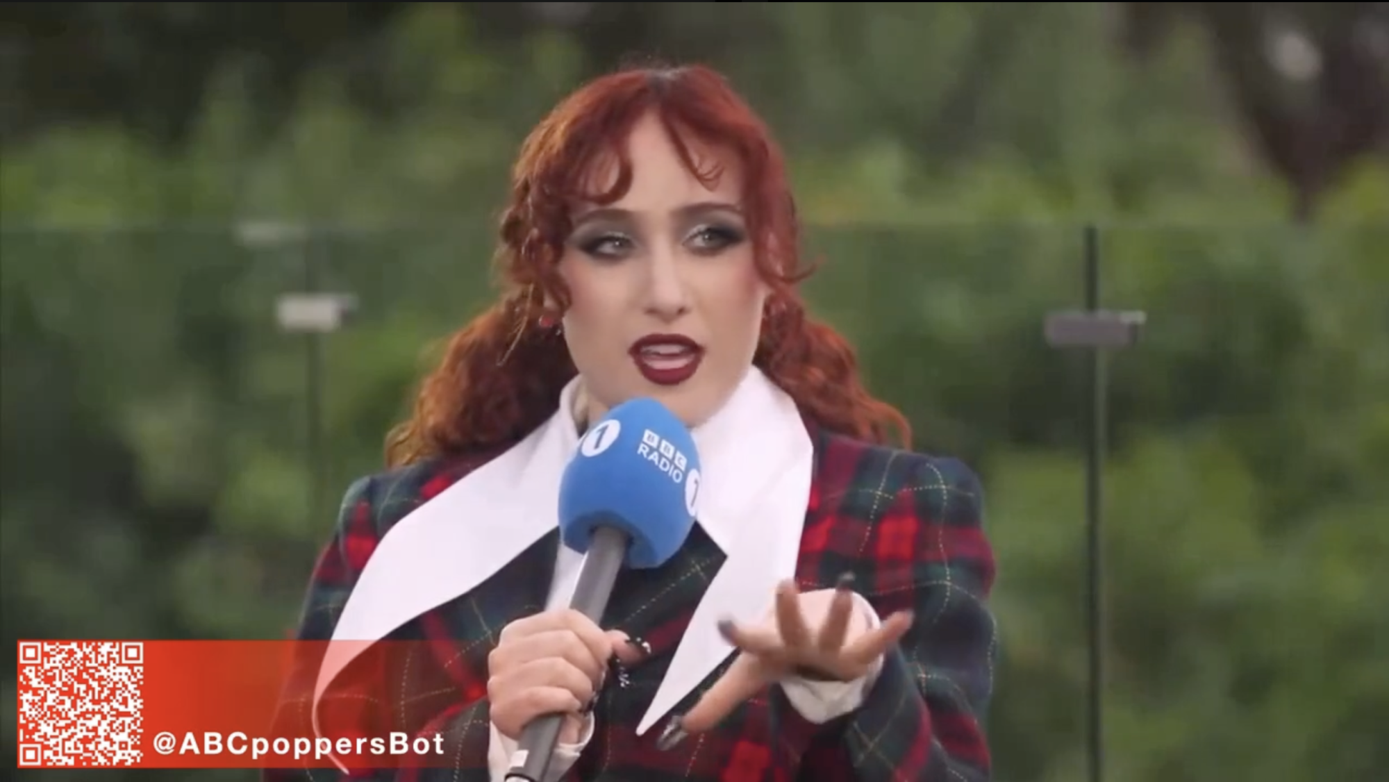 Всегда происходит какая-то хуйня. Какая-то сука блюет, какая-то сука вдыхает попперсы, какой-то девушке всё равно, что её парик наполовину снят Владивостоке Всегда происходит какая-то хуйня. Какая-то сука блюет, какая-то сука вдыхает попперсы, какой-то девушке всё равно, что её парик наполовину снят Владивостоке